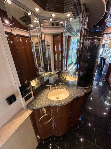 2001 Prevost Liberty