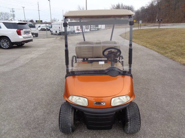 2017 E-Z-GO RXV