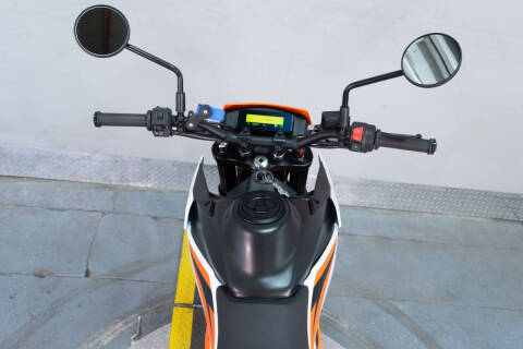 2026 KTM 690 SMC R