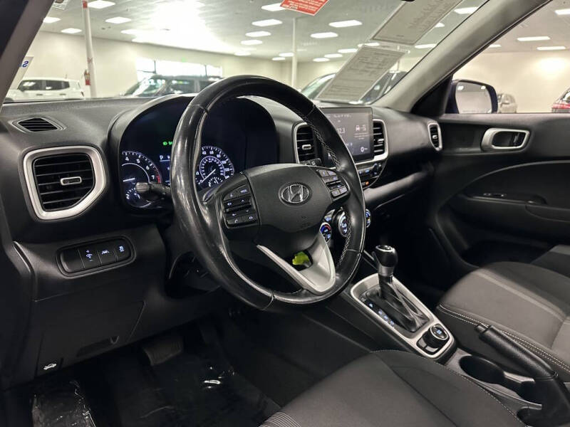 2022 Hyundai Venue SEL