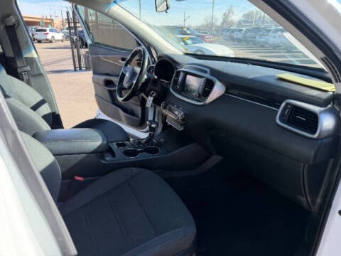 2019 Kia Sorento S V6