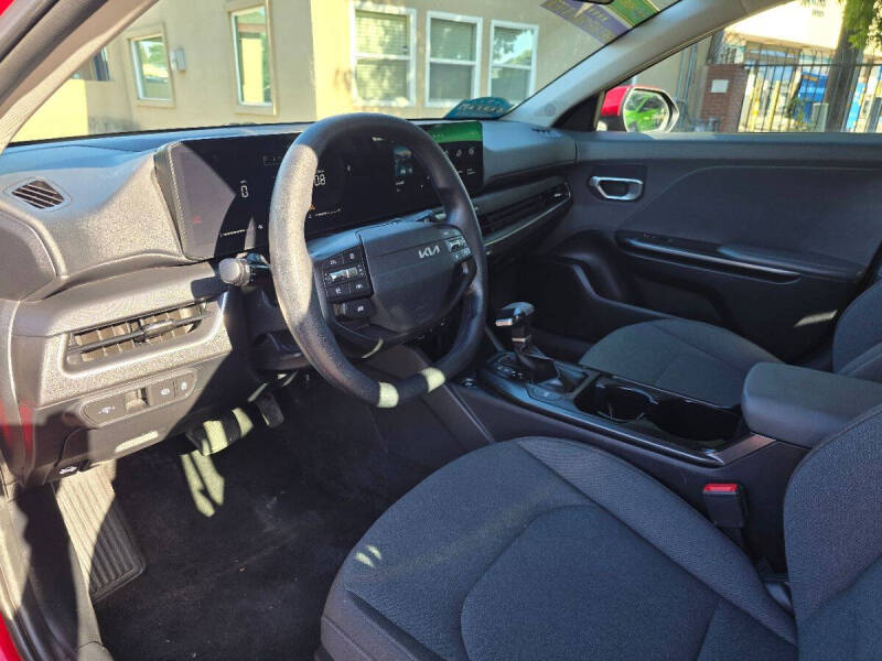 2025 Kia K4 LXS