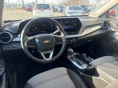 2025 Chevrolet Trax LT