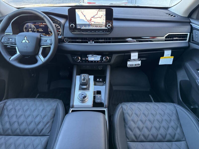 2025 Mitsubishi Outlander PHEV SEL