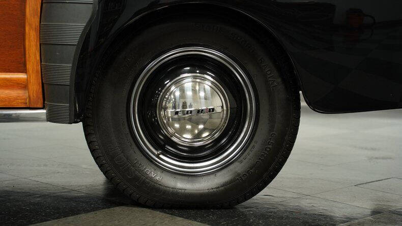 1948 Ford Super Deluxe