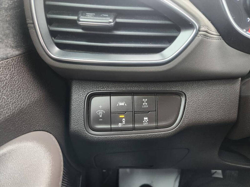 2019 Hyundai Santa Fe SE 2.4L