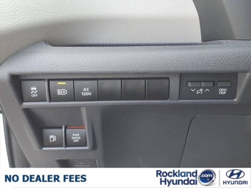 2023 Toyota Sienna XLE 7-Passenger