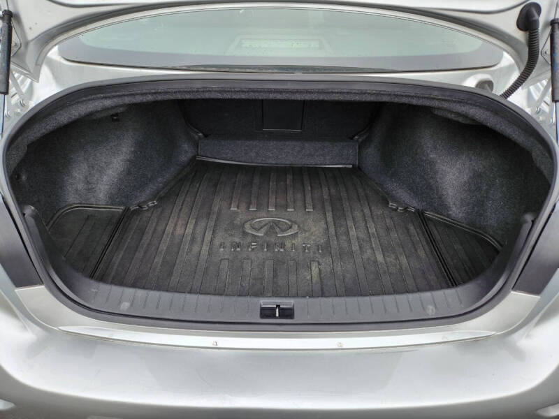 2015 Infiniti Q50 Premium