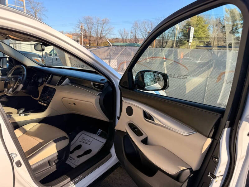 2019 Infiniti QX50 Essential