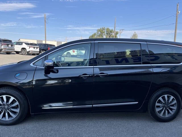 2023 Chrysler Pacifica Plug-In Hybrid Limited