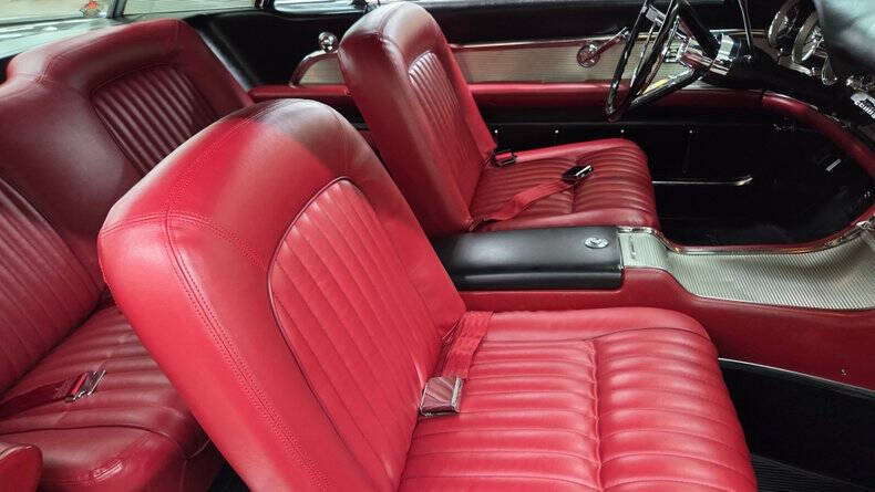 1962 Ford Thunderbird