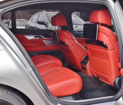 2022 BMW 7 Series M760i xDrive