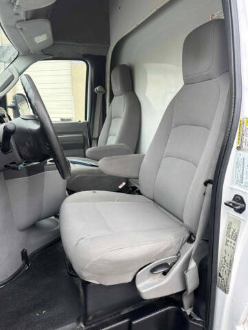 2009 Ford E-Series E-350 SD