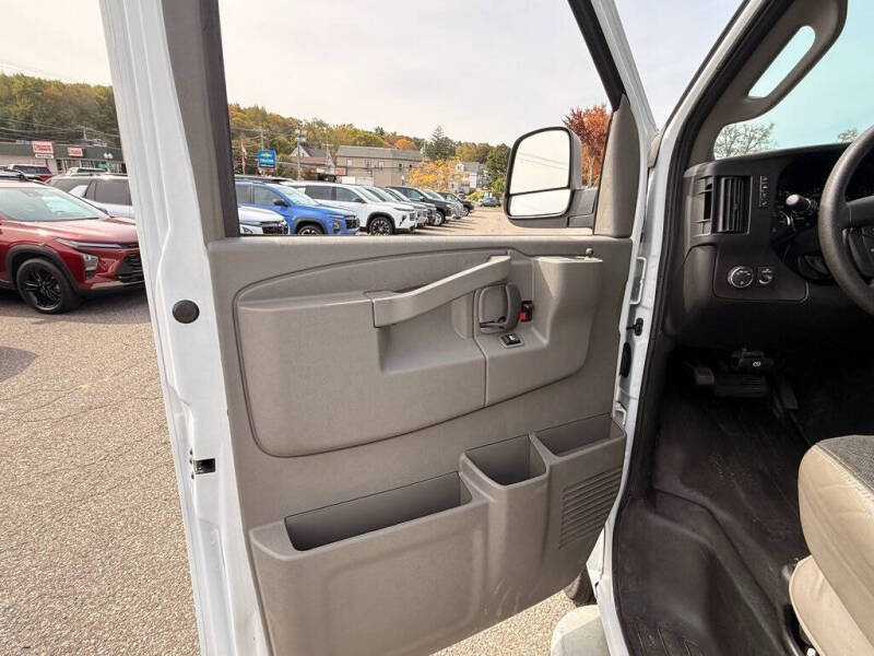 2023 GMC Savana 2500