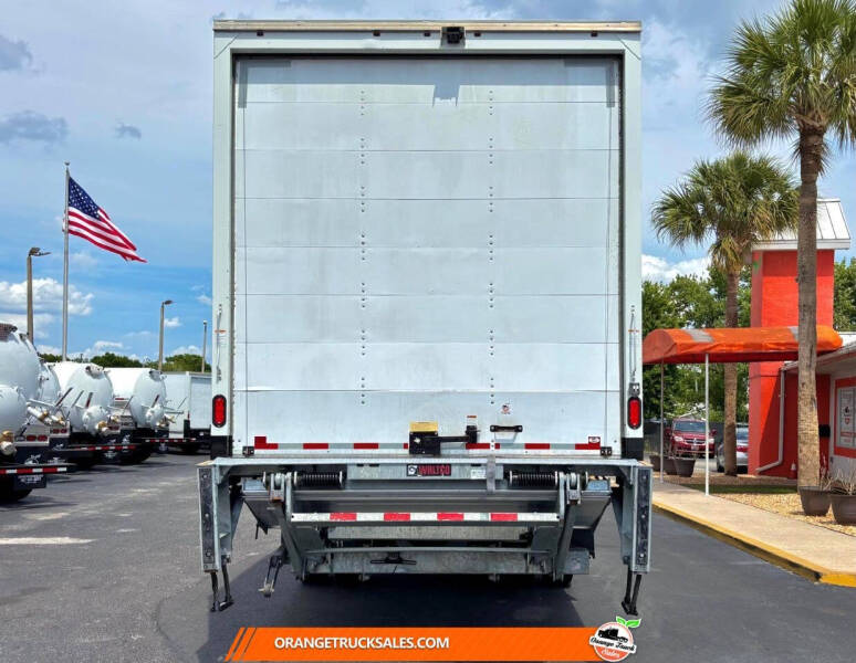 2020 Freightliner M2 106