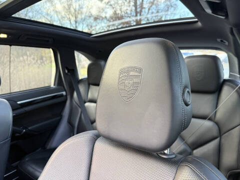 2018 Porsche Cayenne Platinum Edition