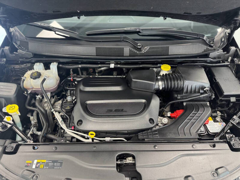 2024 Chrysler Voyager LX