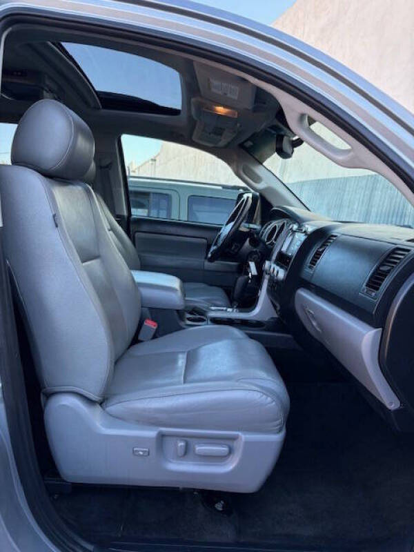 2012 Toyota Sequoia SR5
