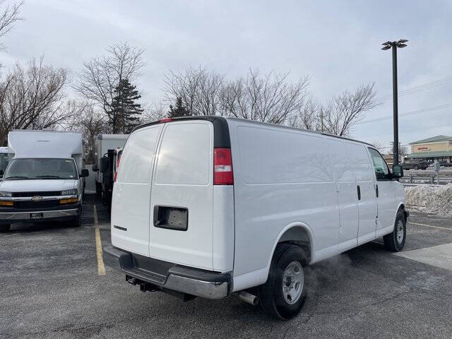 2025 Chevrolet Express 3500