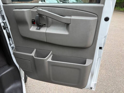 2025 GMC Savana LT 3500