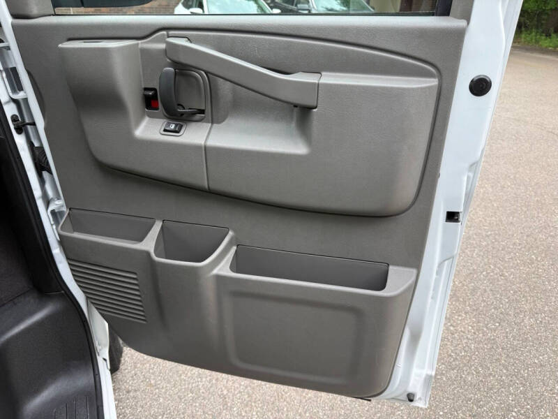 2025 GMC Savana LT 3500