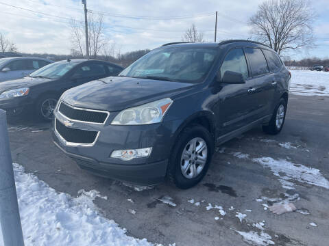 2009 Chevrolet Traverse for sale at HEDGES USED CARS in Carleton MI