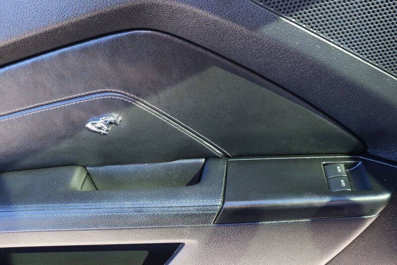 2011 Ford Mustang GT Premium