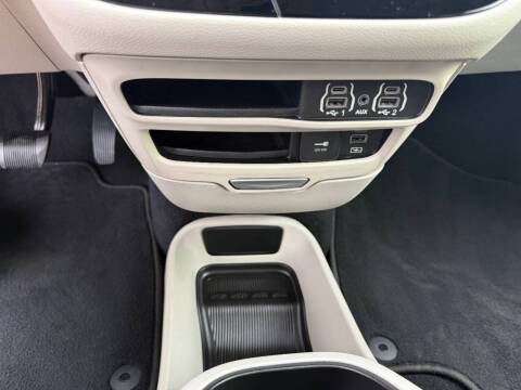 2022 Chrysler Pacifica Touring L