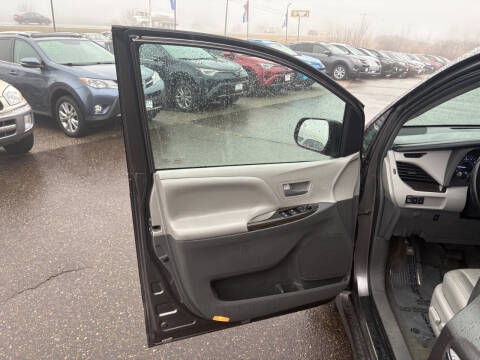 2018 Toyota Sienna XLE Premium 7-Passenger