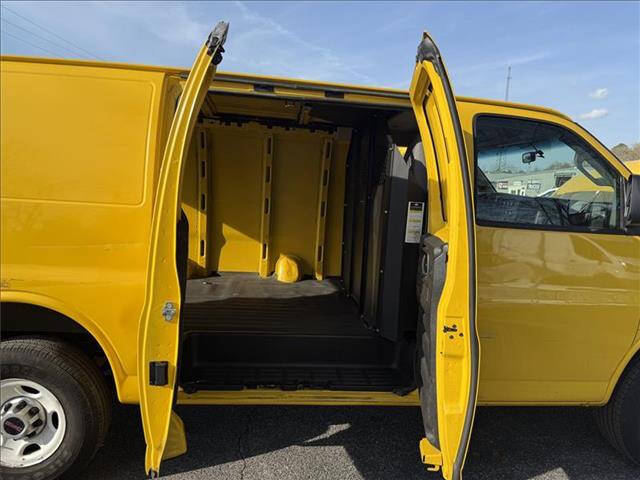 2022 GMC Savana 2500