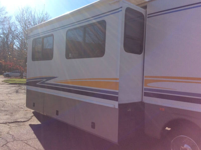 2003 Fleetwood Bounder