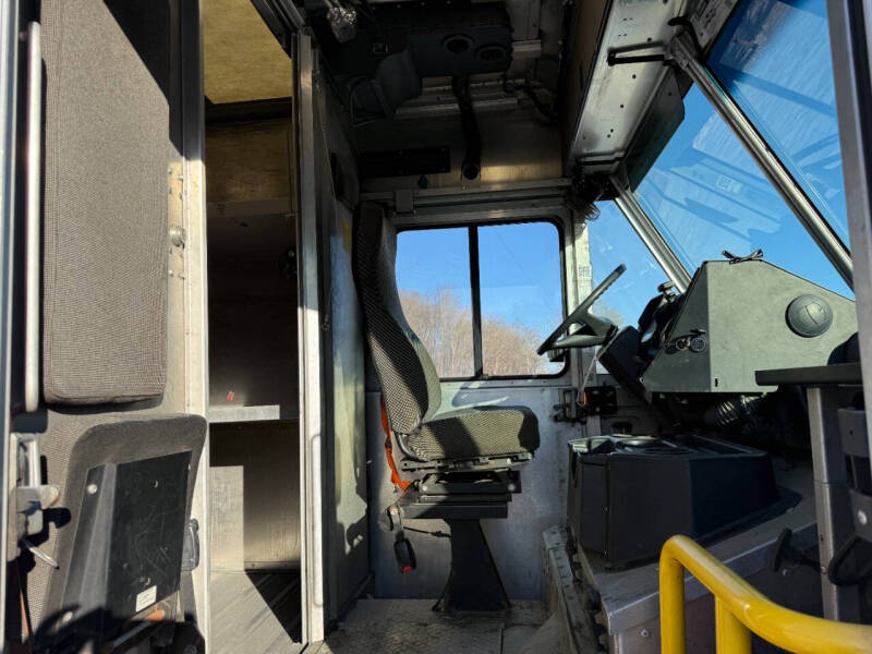 2021 Freightliner MT45 Chassis