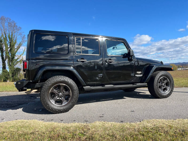 2012 Jeep Wrangler Unlimited Sahara photo 8