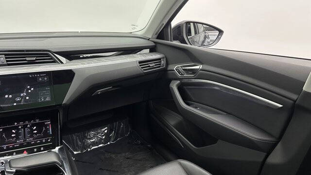 2024 Audi Q8 e-tron quattro Premium Plus