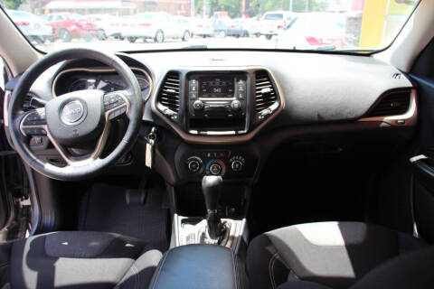 2016 Jeep Cherokee Sport