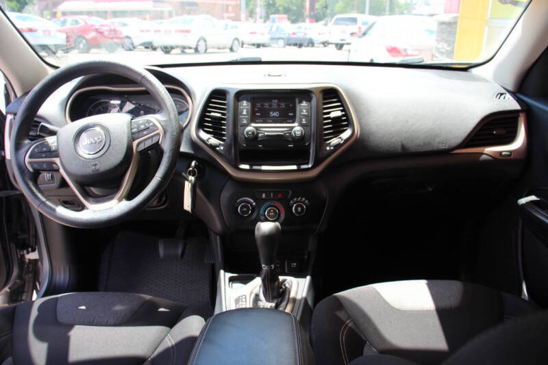 2016 Jeep Cherokee Sport