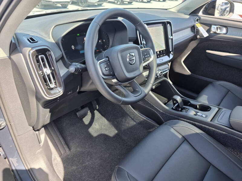 2026 Volvo XC40 B5 Core