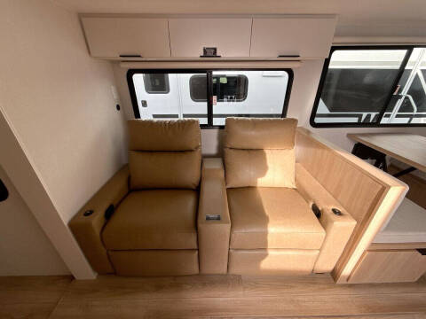 2026 Winnebago Thrive