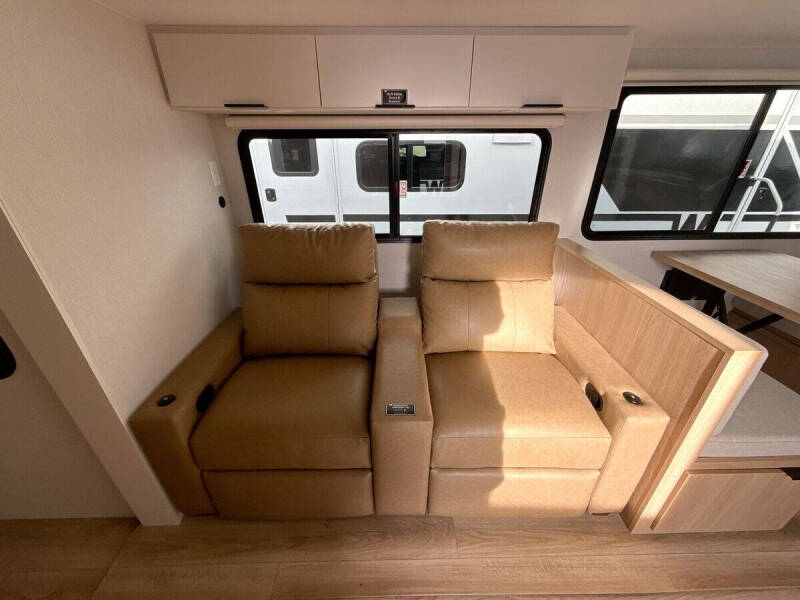 2026 Winnebago Thrive