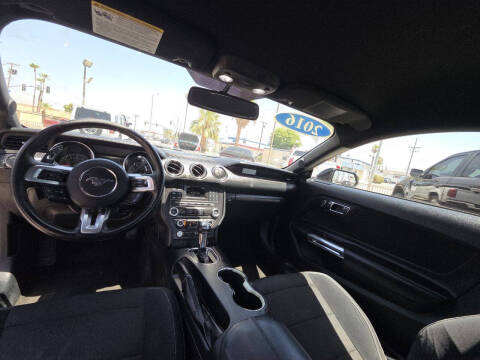 2016 Ford Mustang V6