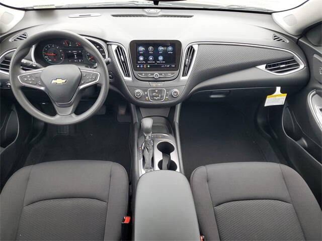 2025 Chevrolet Malibu LS