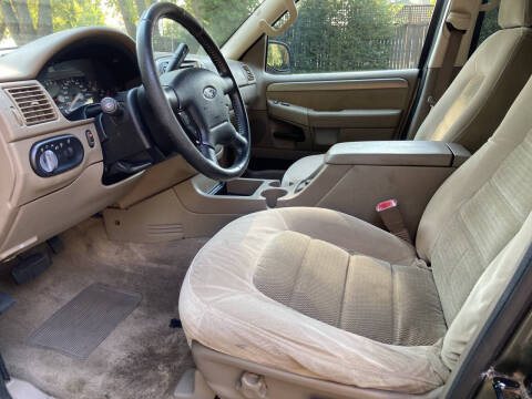 2004 Ford Explorer XLT