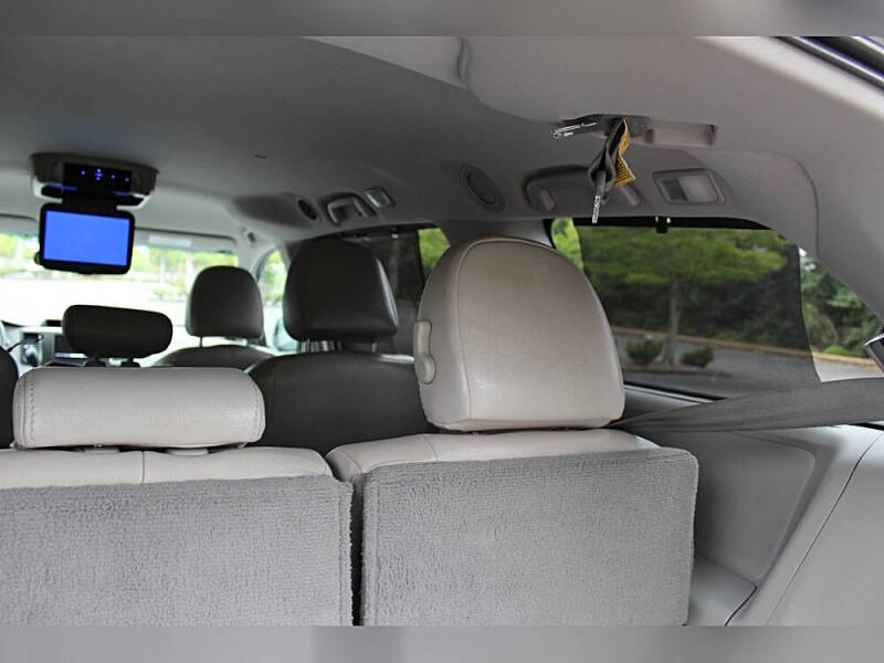 2011 Toyota Sienna