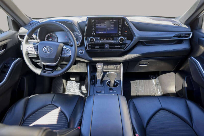 2022 Toyota Highlander XSE