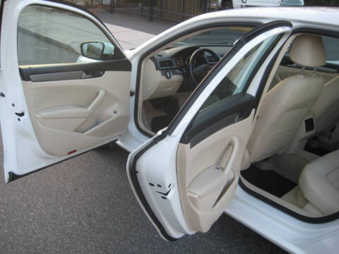 2015 Volkswagen Passat 1.8T SE