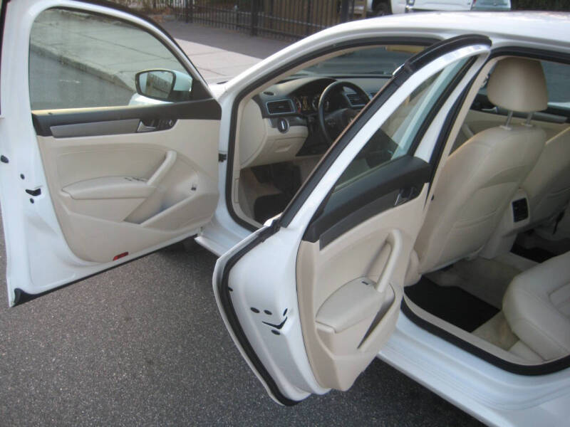 2015 Volkswagen Passat 1.8T SE