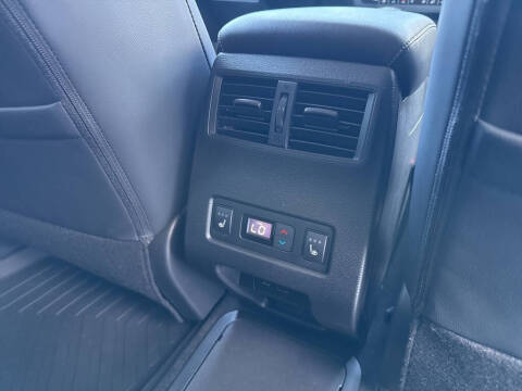 2025 Mitsubishi Outlander PHEV SEL