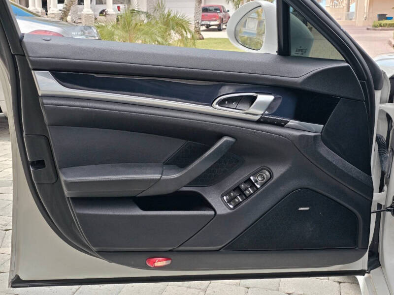 2015 Porsche Panamera S E-Hybrid