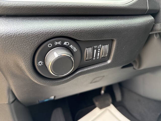 2026 Chrysler Voyager LX