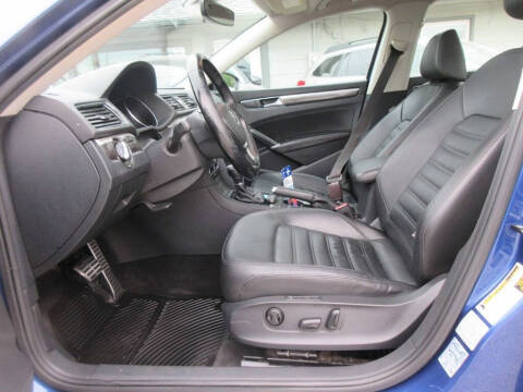 2017 Volkswagen Passat 1.8T SEL Premium